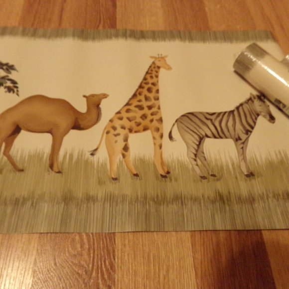 Waverly Other - African Safari Animals Tiger Elephant Giraffe Green Grass Cream Wallpaper Border
